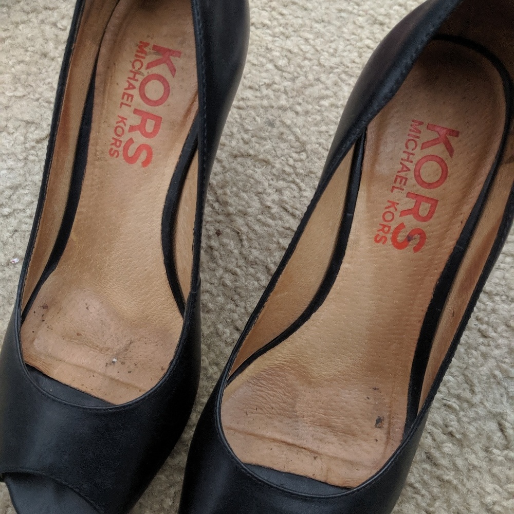 Pumps - Picture 2 of 2